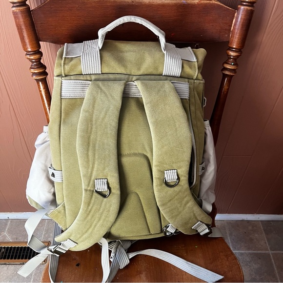 National Geographic Earth Explorer Backpack/Camera Bag - Picture 3 of 8